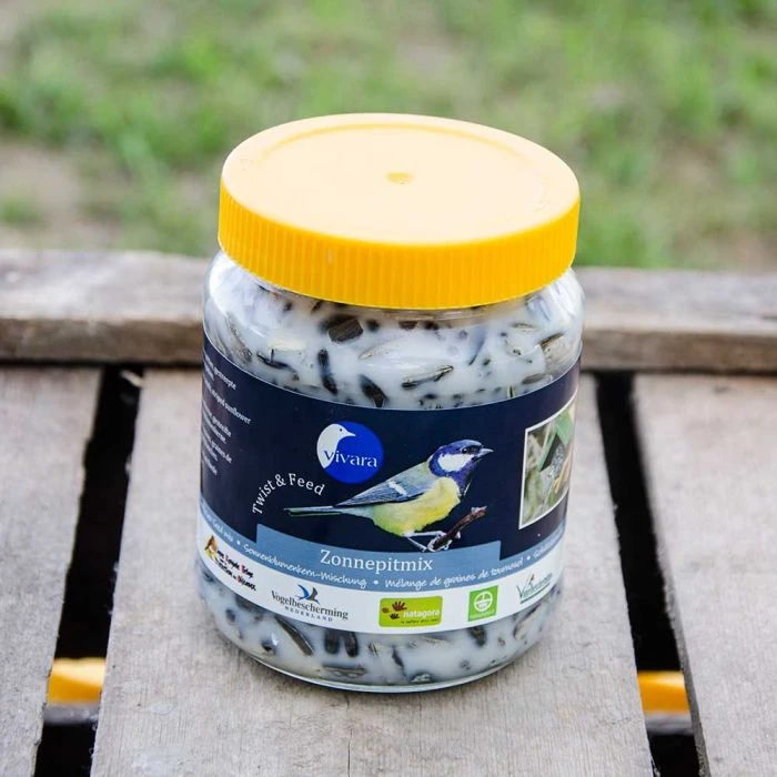 Twist & Feed - Sunflower Seed Mix 3 Twist & Feed - Sunflower Seed Mix