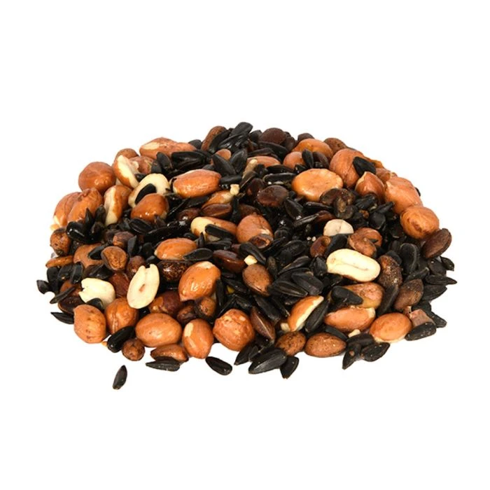 National Trust Squirrel Food 1.5ltr 4 National Trust Squirrel Food 1.5ltr - Image 2