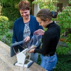 National Trust Geneva Feeding House -Bird Supply Store 930500121 4